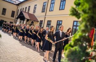 Ballagás a katolikus gimnáziumban – fotók