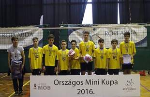 Ezüstérmes a RÖAK a mini fiúk mezőnyében!