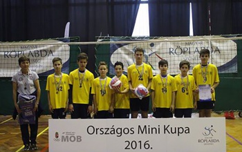 Ezüstérmes a RÖAK a mini fiúk mezőnyében!