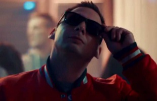 Imádom a szemeid, mint a páleszt, a taszári rapper új videója