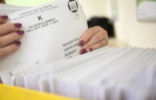 Hétfő éjfélig kérhető az szja-bevallás postázása