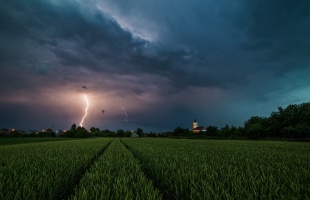 Heves zivatarok vetnek véget a hőségnek