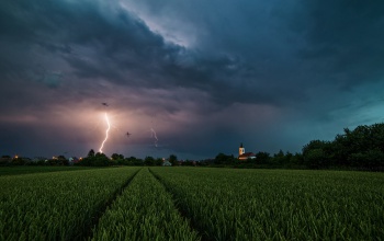 Heves zivatarok vetnek véget a hőségnek