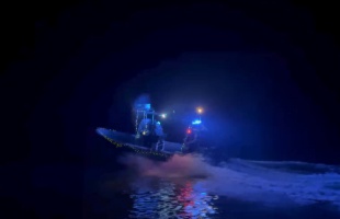 A Balatonról kívántak boldog karácsonyt a vízirendőrök