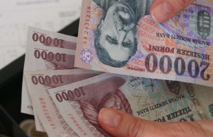 A minimálbér 105 ezer forint lesz