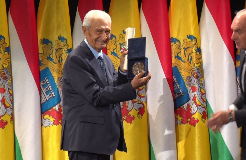 Dr. Debreczeni László kapta idén a Szabadságért Kaposvár Emlékérmet