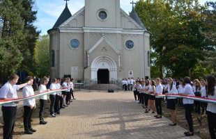 Az 56-os forradalom áldozataira emlékeztek a Hősök temploma előtt