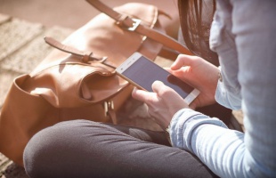 Telefonnal tanulhatják a pénzügyeket