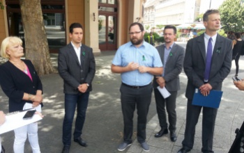 Megkezdődött az aláírásgyűjtés