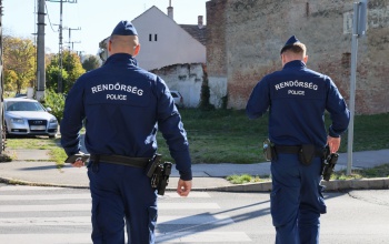 Több rendőr járőrözik a Donnerben