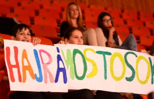 A Mézgás Szülők újból összecsaptak a MOST-os csapattal