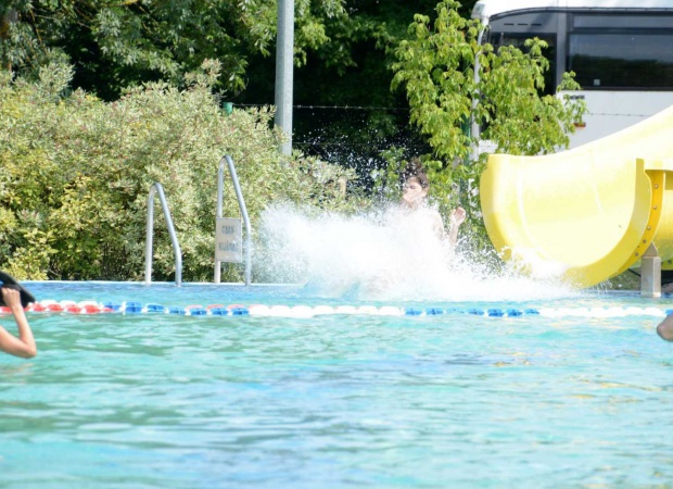 Csodás időben nyitotta meg kapuit a kaposvári Virágfürdő strandja