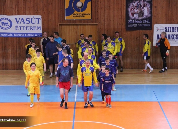Média - Mézgás szülők: 2-1