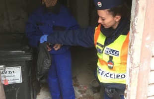 Nehezen, de bevallotta, hogy lopott
