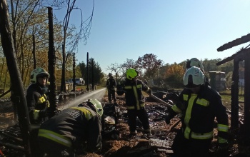 Lángoló épületek, balesetek és helyesen jelző szén-monoxid-érzékelők