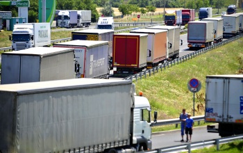 A hétvégére felfüggesztik a kamionstopot