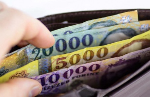 Jogtalanul próbáltak meg bértámogatáshoz jutni