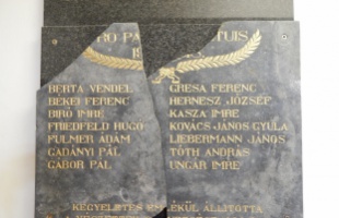 Kilencvenéves a Közgaz világháborús emléktáblája