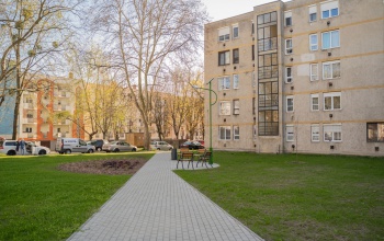 Elbontották a Léva utcai dühöngőt, park lett helyette