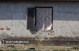 Arcon ütötte exének új párját, majd felvételt készített a lányról átöltözés közben