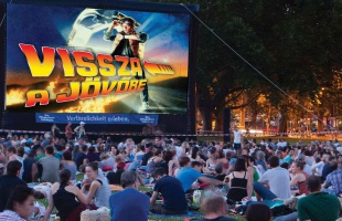 Családi piknik, kertmozi, mehetünk vissza a jövőbe a Városligetbe