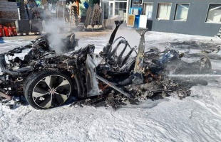 Tennivalók, ha kigyullad egy elektromos autó