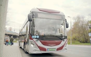 Fehér színű, csere elektromos busz jár Kaposváron