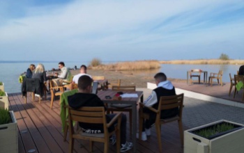 A Balatonnál nyárias hangulatban telt Március 15.