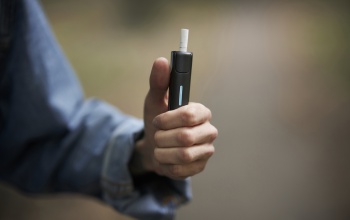 Aggasztó adatok: egyre több fiatal használja az e-cigarettát világszerte