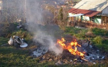 Éjjel-nappal bejelenthető az illegális égetés