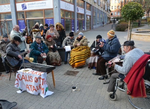 Énekkel ajándékozták meg a kaposváriakat