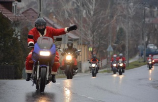 A kaposszerdahelyi oviban jártak a Motoros Mikulások