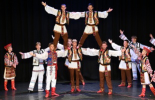 Ukrán táncegyüttes lépett fel az Agórában - GALÉRIA