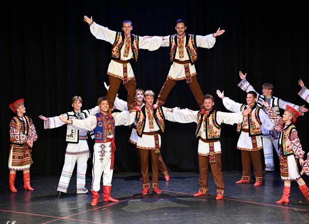 Ukrán táncegyüttes lépett fel az Agórában - GALÉRIA