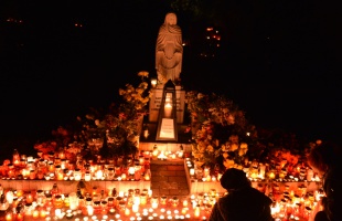 Hosszabbított nyitvatartással várják az emlékezőket a kaposvári temetők