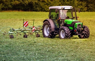 Újabb kamu hirdetés: úgy adott el traktort a csaló, hogy nem is volt neki ilyen mezőgazdasági gépe