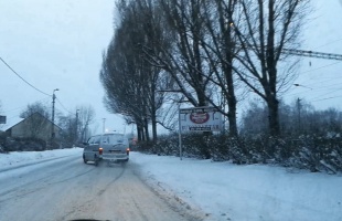Kicsit megjáratta a furgont a havas úton