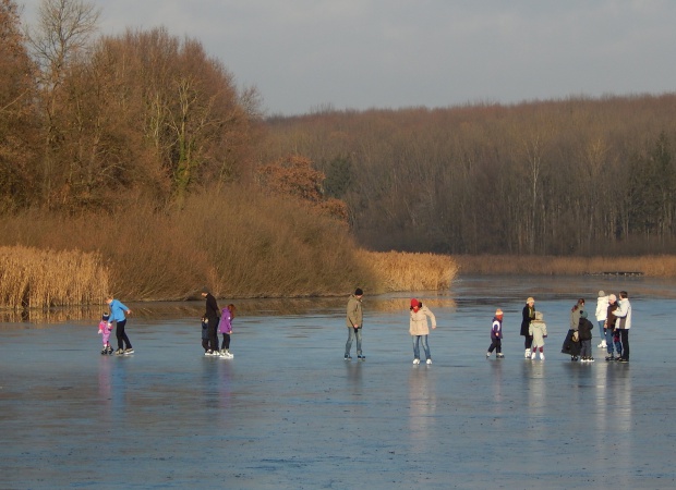 Tavaszias, korcsolyázós  december a Desedán
