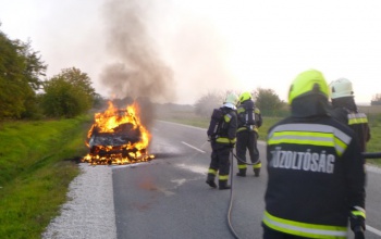 Lángba borult egy autó Öreglaknál