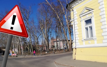 Figyelem! Szombat délutántól változik a forgalmi rend a Színház park körül