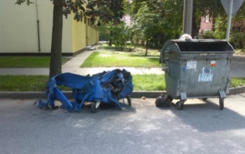 Felgyújtottak egy szelektív kukát a Damjanich utcában