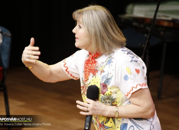 Halász Judit kicsiknek és nagyoknak