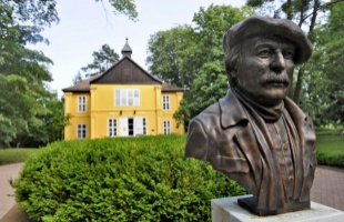 Énekes adott nevet a Róma villának