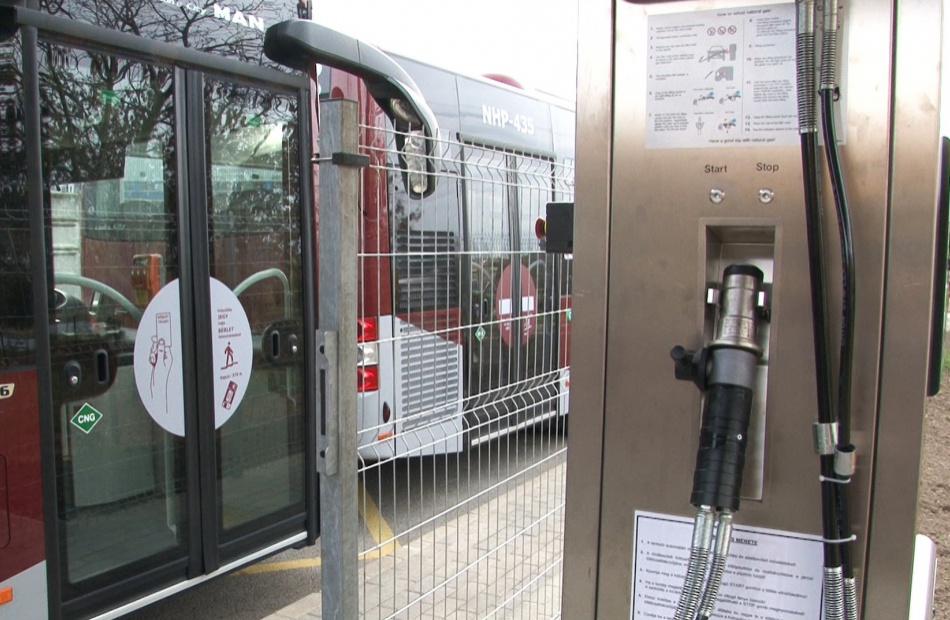 Gáztöltőállomást építettek az új buszoknak