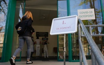 Merkely: a lecsengő járvány nem jelent egyet azzal, hogy a pandémia elmúlt
