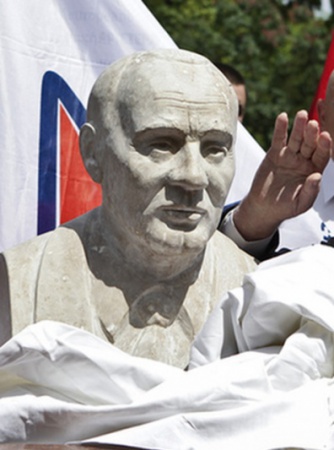 Száz év talány