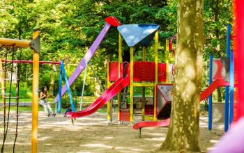 Befejeződött a Berzsenyi parki játszótér felújítása – fotók
