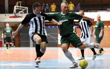 Kispályás Bajnokság: Zárkózik az Interspájz az élmezőnyhöz