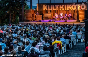 Karnyújtásnyira a Kultkikötő – budapesti közönségkedvencek a Balaton partján