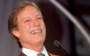 Elhunyt Richard Chamberlain, a Tövismadarak sztárja